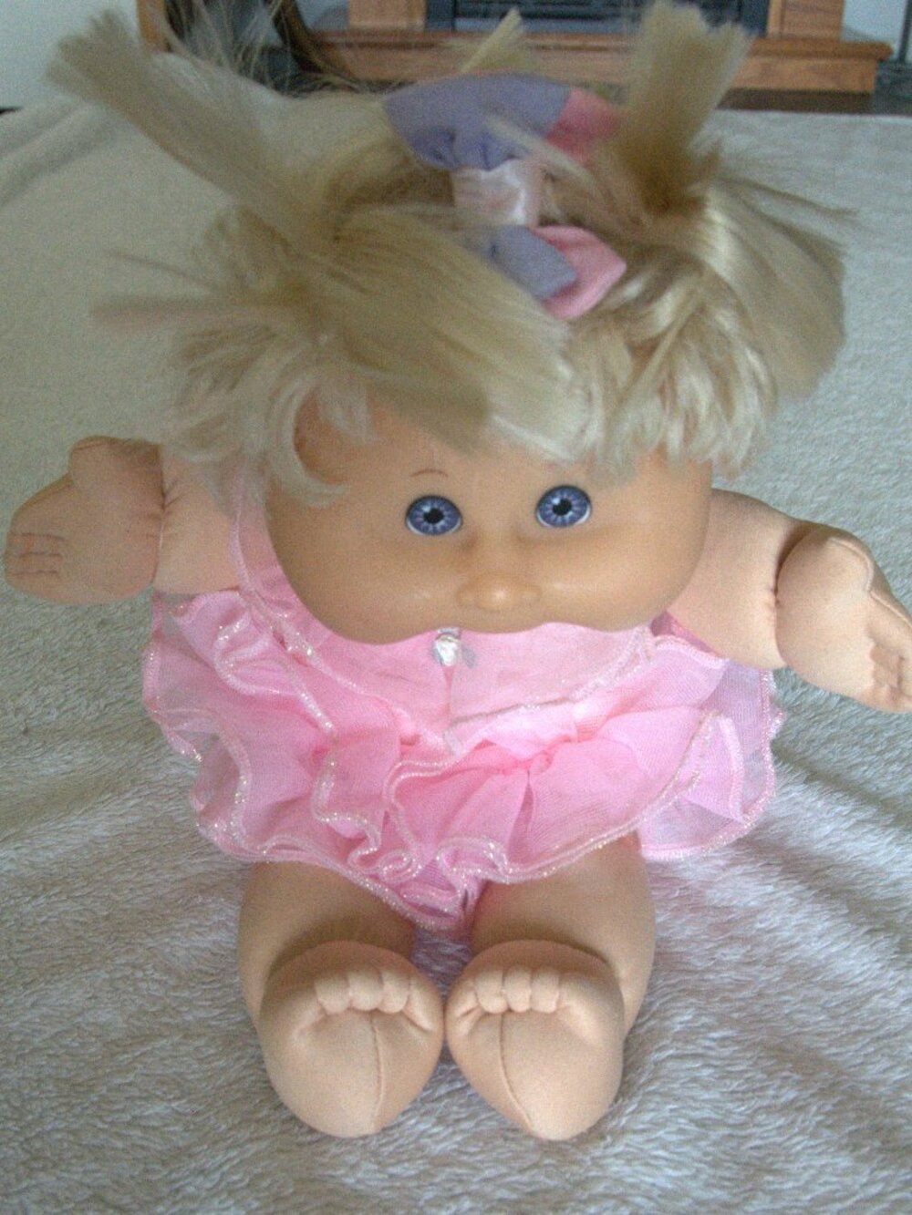 Vintage Cabbage Patch Kids Doll 2004 with Blonde Hair 13 inch